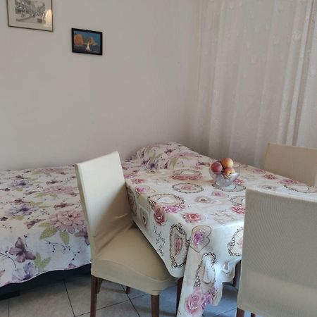 Apartments Josi - Parking And Barbecue Grebaštica Esterno foto